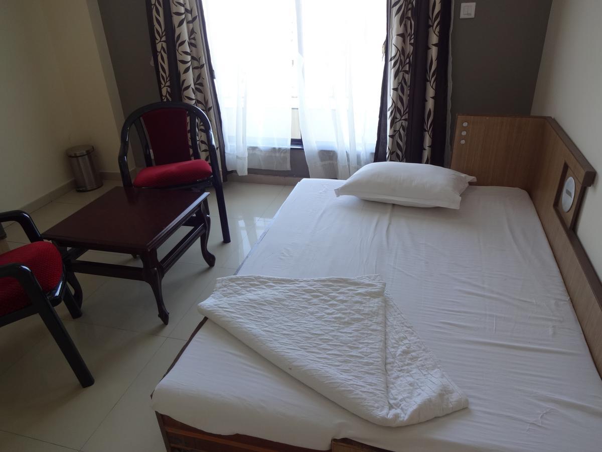 Hotel Royal Riviera Kumarakom Esterno foto