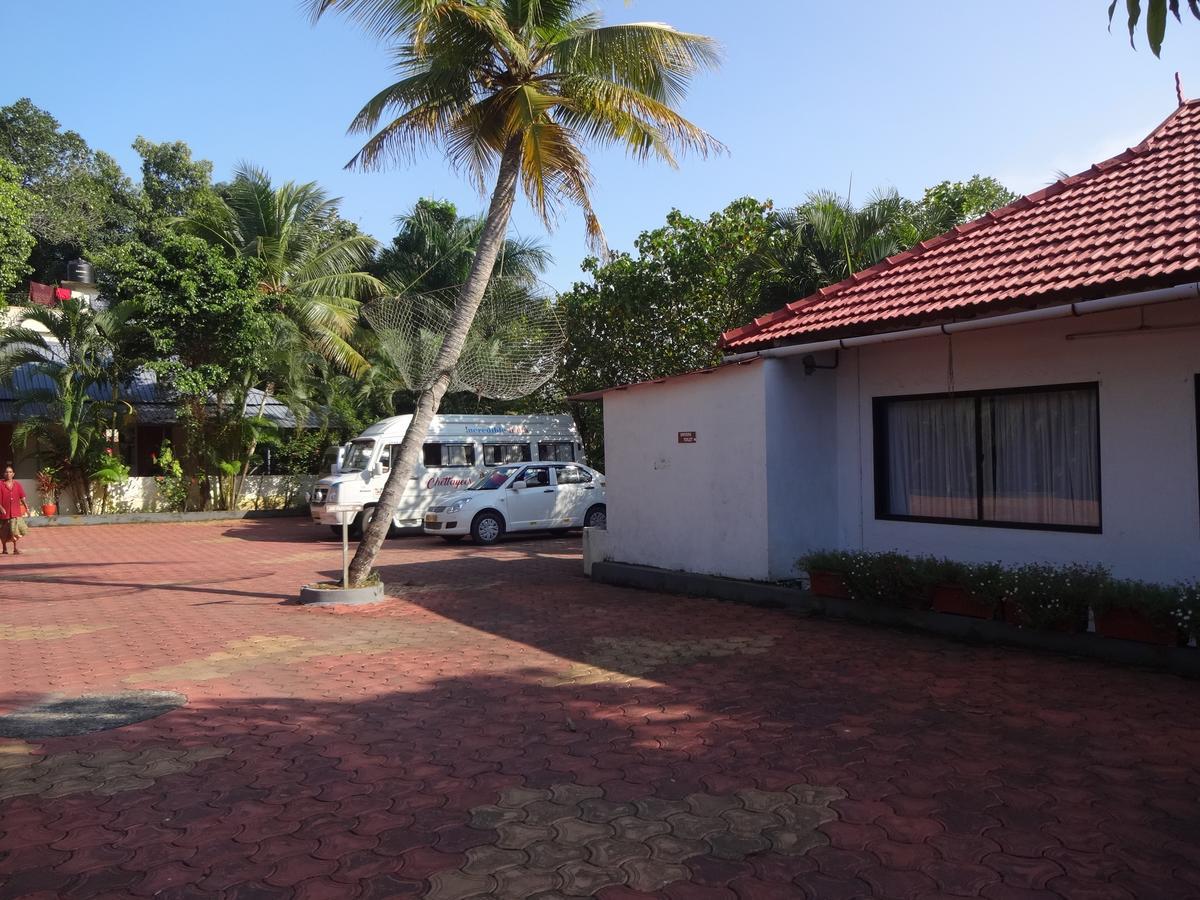 Hotel Royal Riviera Kumarakom Esterno foto