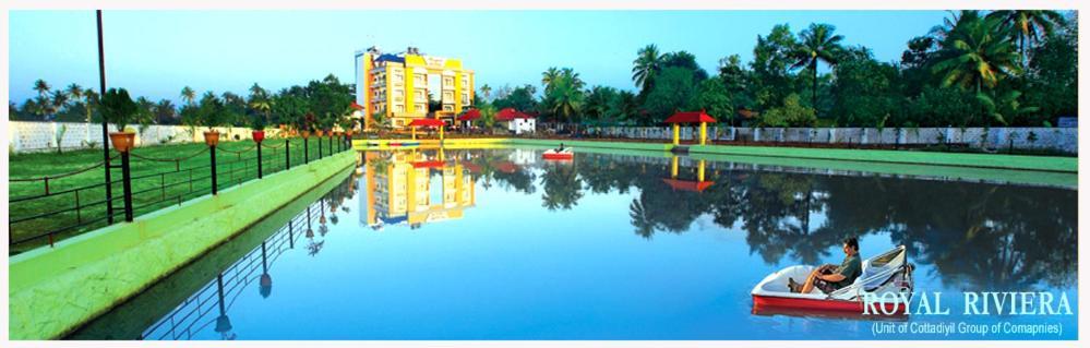 Hotel Royal Riviera Kumarakom Esterno foto