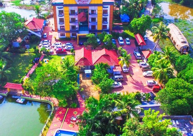 Hotel Royal Riviera Kumarakom Esterno foto